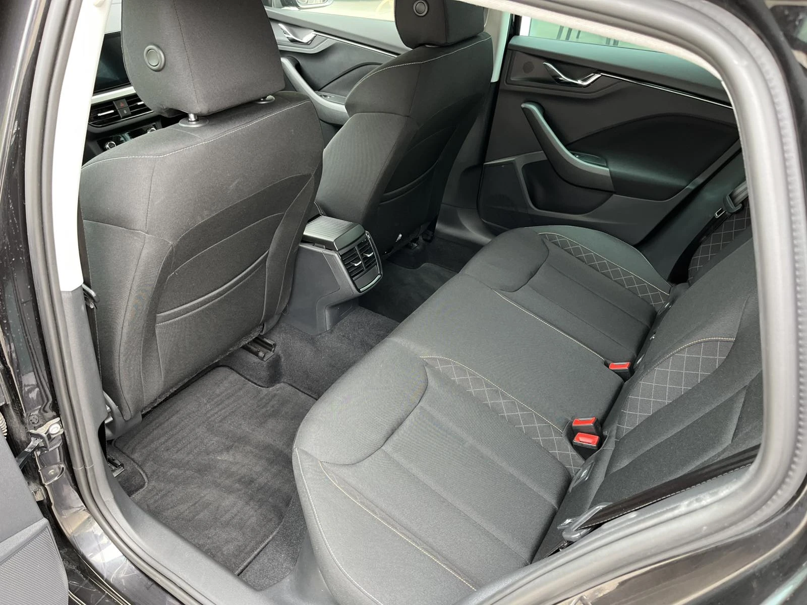 Skoda Scala Ambition Drive/1.0 TGI G-TEC/90к.с./6МТ - изображение 7