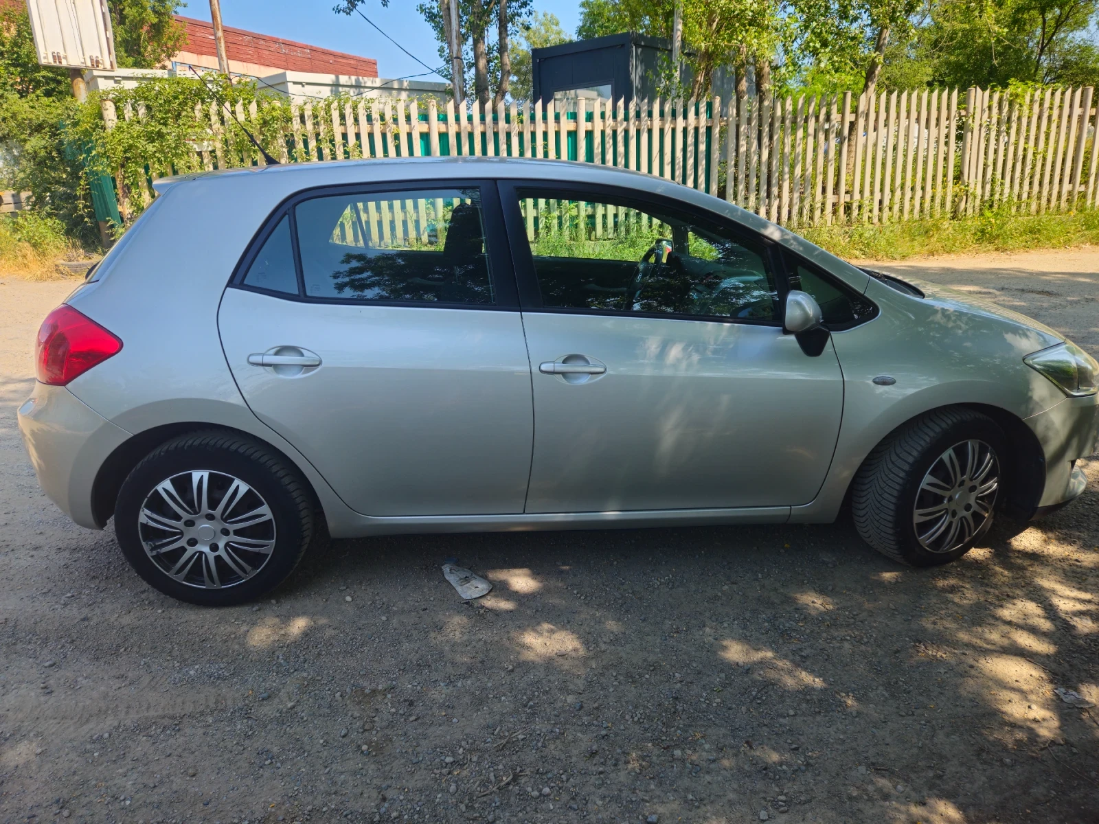 Toyota Auris 1.6 126 к.с. ЕВРО 4 - изображение 4