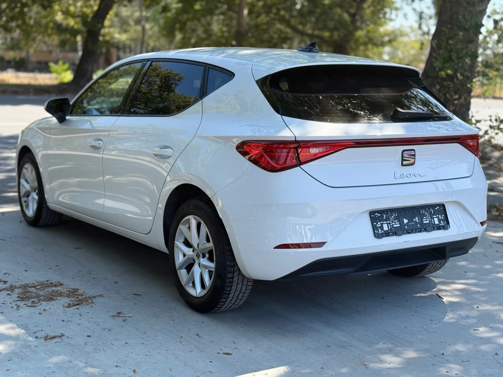 Seat Leon 2.0TDI* EURO6* DIGITA* LineASSIST* АВТОПИЛОТ* Star - изображение 4