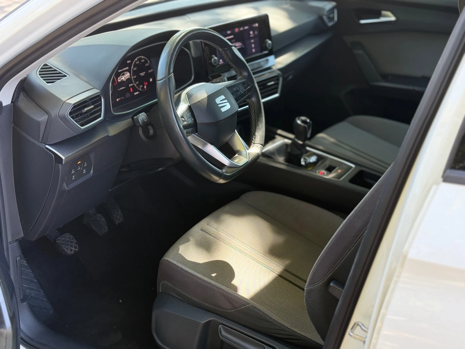 Seat Leon 2.0TDI* EURO6* DIGITA* LineASSIST* АВТОПИЛОТ* Star - изображение 9