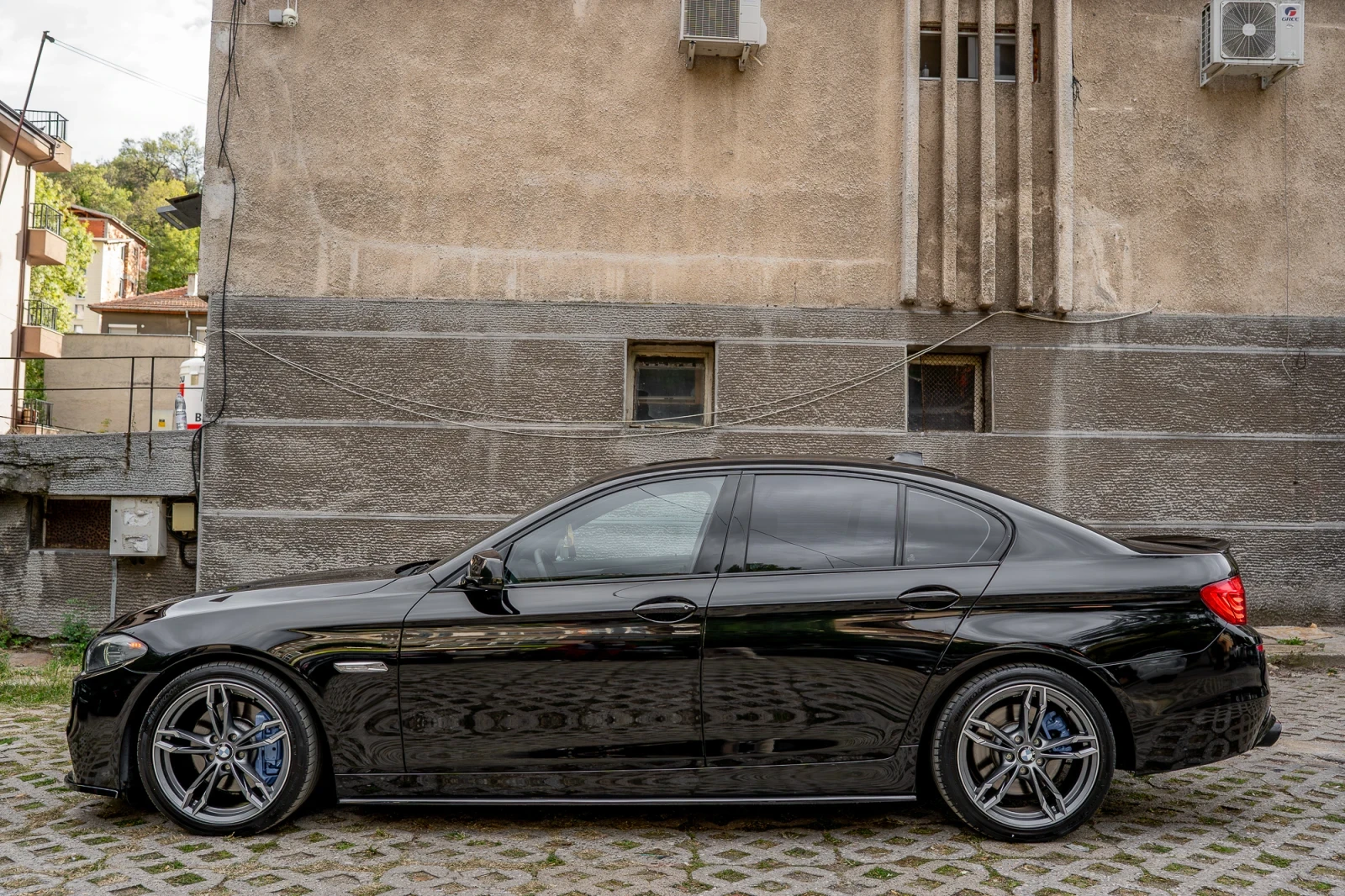 BMW 530 F10/ M-Performance/ X-Drive/ 8 ZF/ Akrapovic/ Navi | Mobile.bg — изображение 6