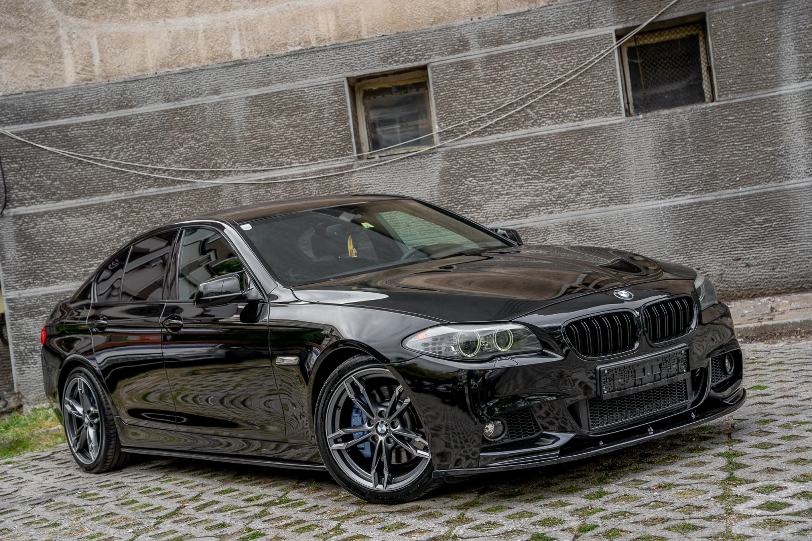 BMW 530 F10/ M-Performance/ X-Drive/ 8 ZF/ Akrapovic/ Navi | Mobile.bg — изображение 2