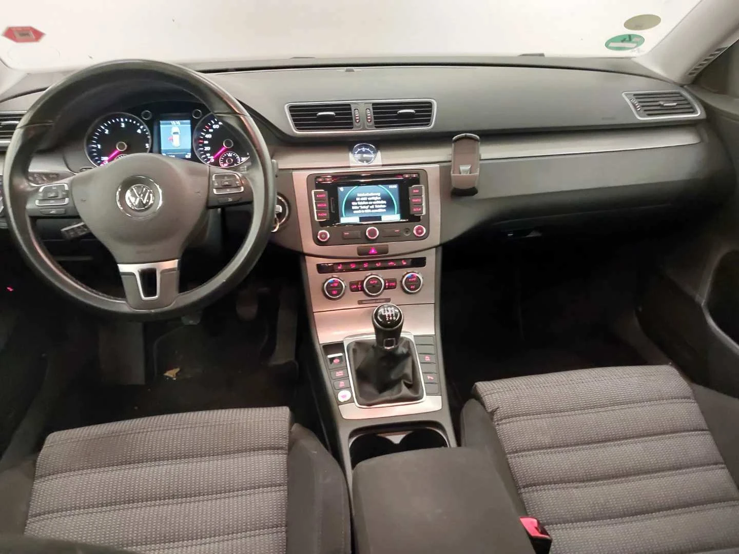 VW Passat 2.0 TDI Германия Нави LED Клима Мулти Парктроник  - изображение 8