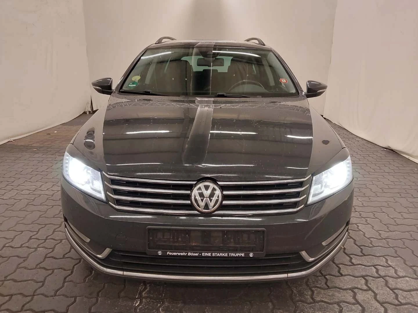 VW Passat 2.0 TDI Германия Нави LED Клима Мулти Парктроник  - изображение 3