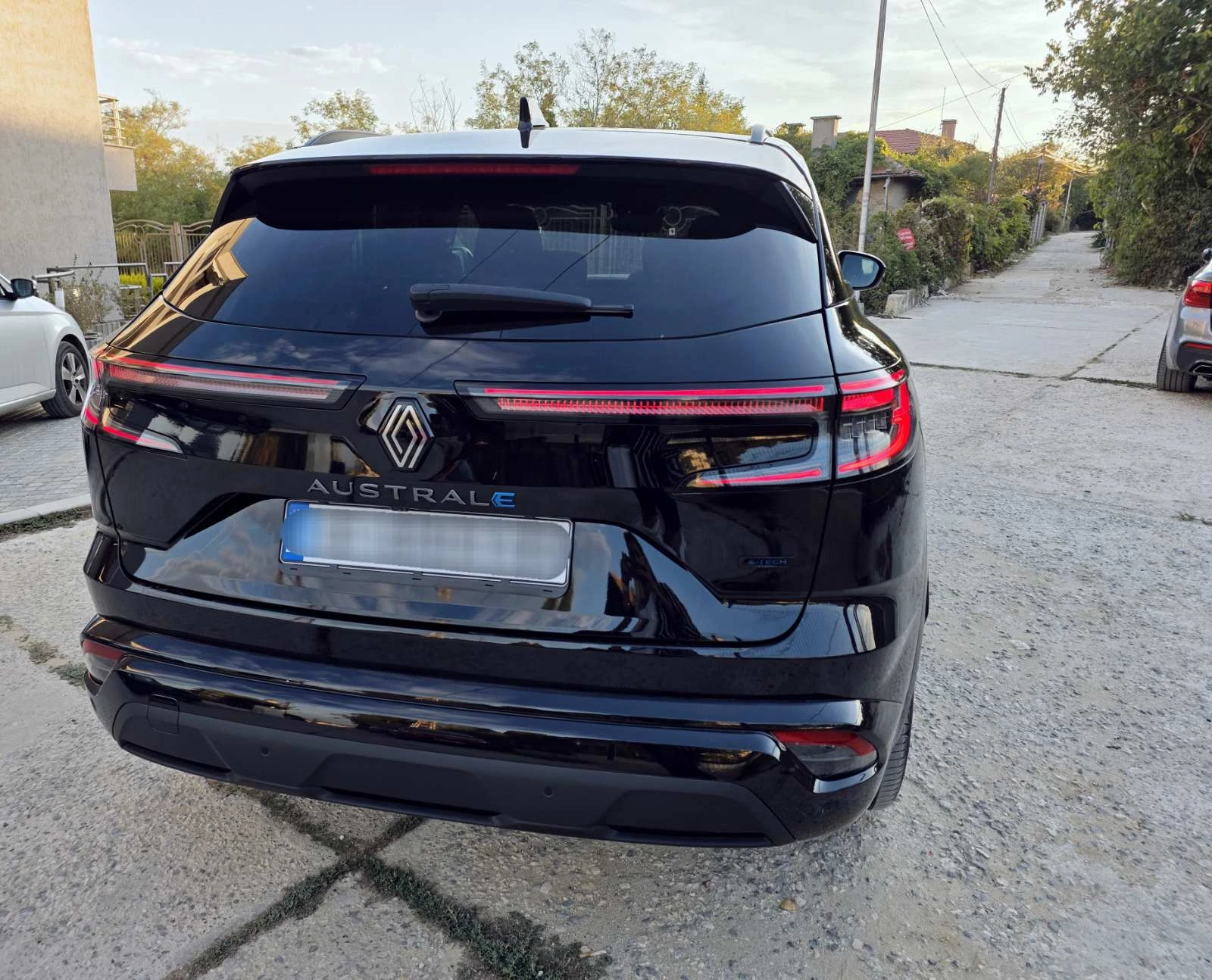 Renault Austral Esprit/Alpine/Full Hybrid/4Control/200НР/САМ/РАNOR, снимка 4 - Автомобили и джипове - 53700032