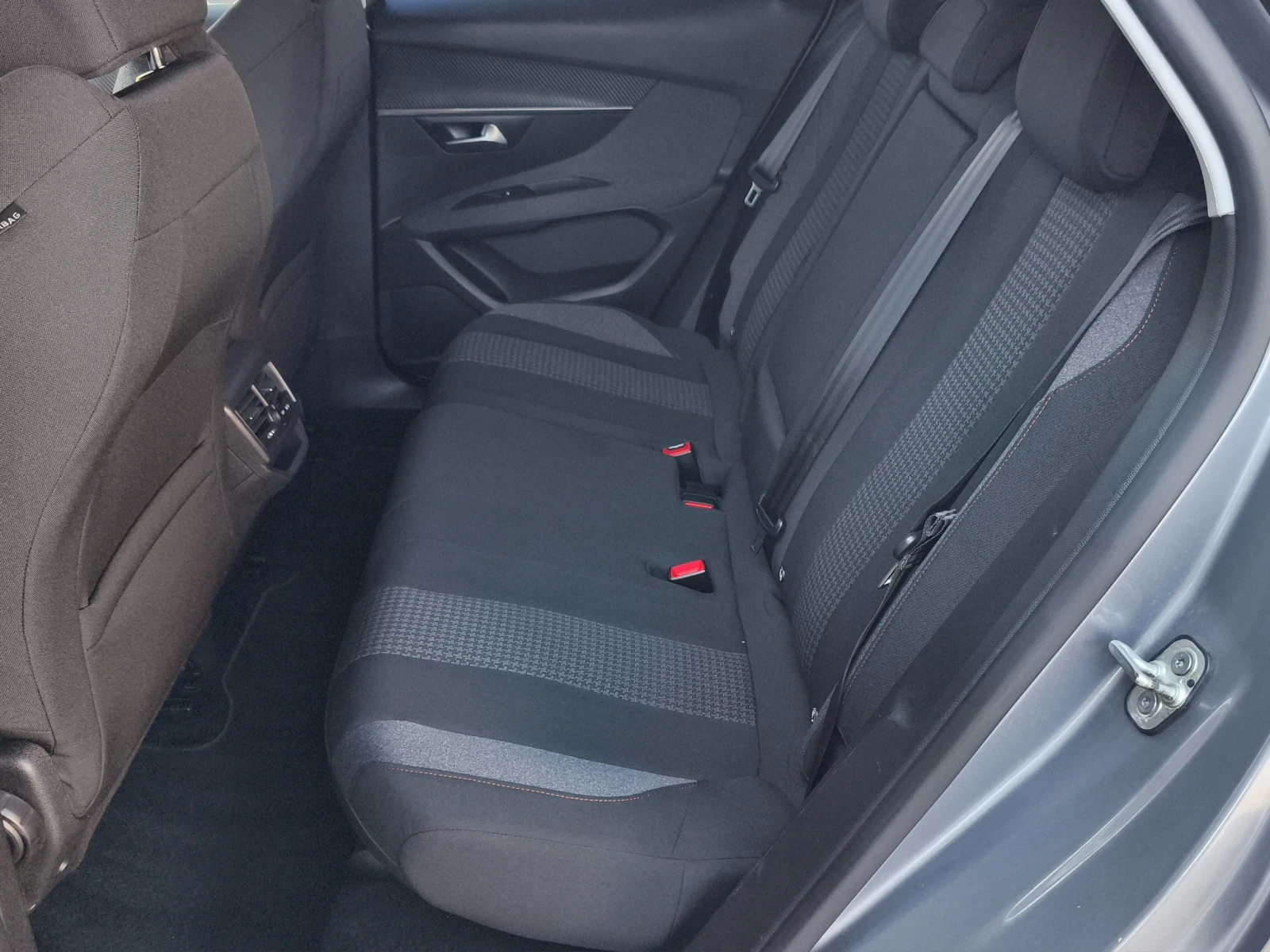 Peugeot 3008 NEW ACTIVE 1.5 BlueHDi 130 EAT8 EURO 6 // 2006R13, снимка 12 - Автомобили и джипове - 54072277