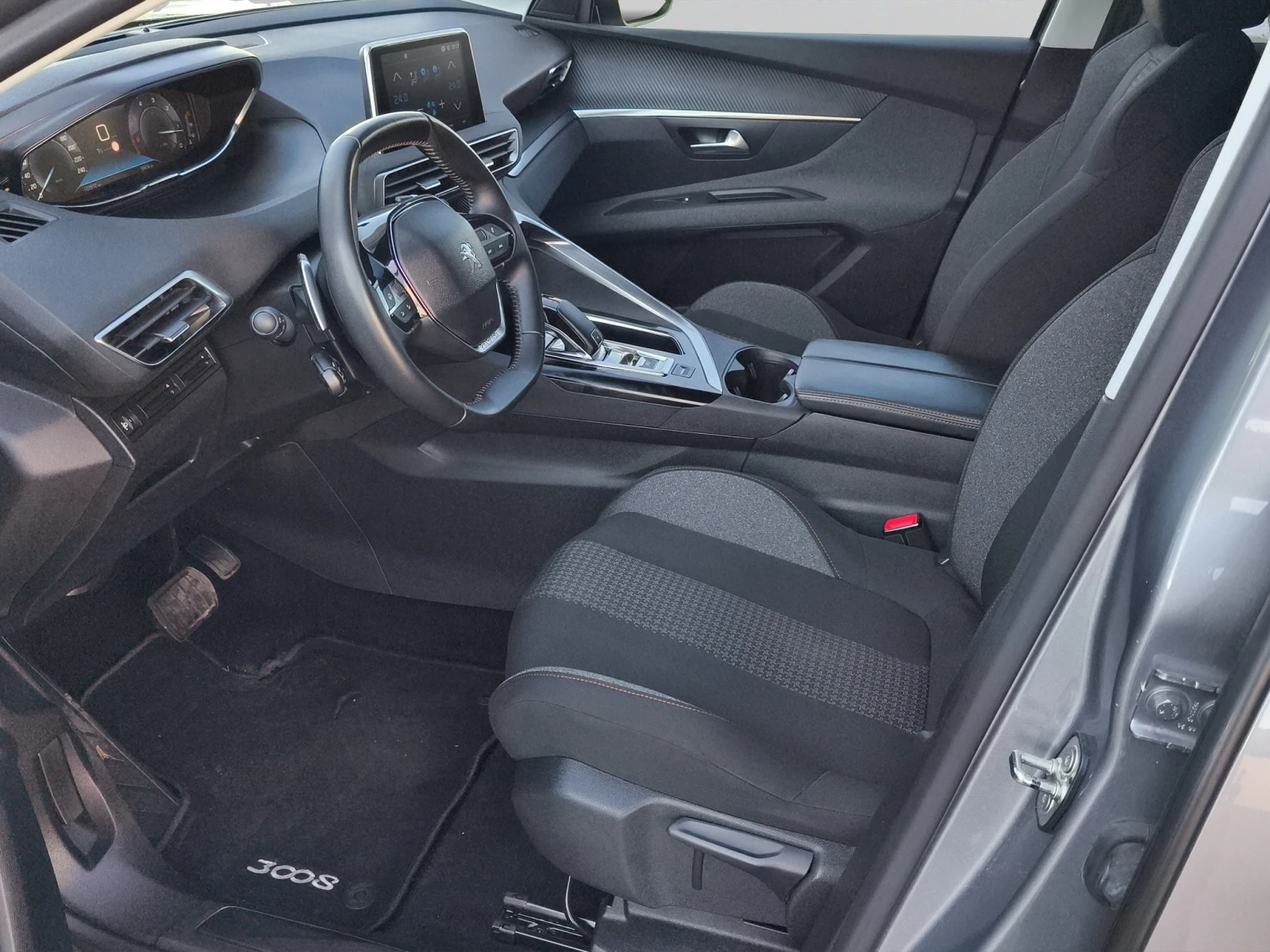 Peugeot 3008 NEW ACTIVE 1.5 BlueHDi 130 EAT8 EURO 6 // 2006R13, снимка 11 - Автомобили и джипове - 54072277