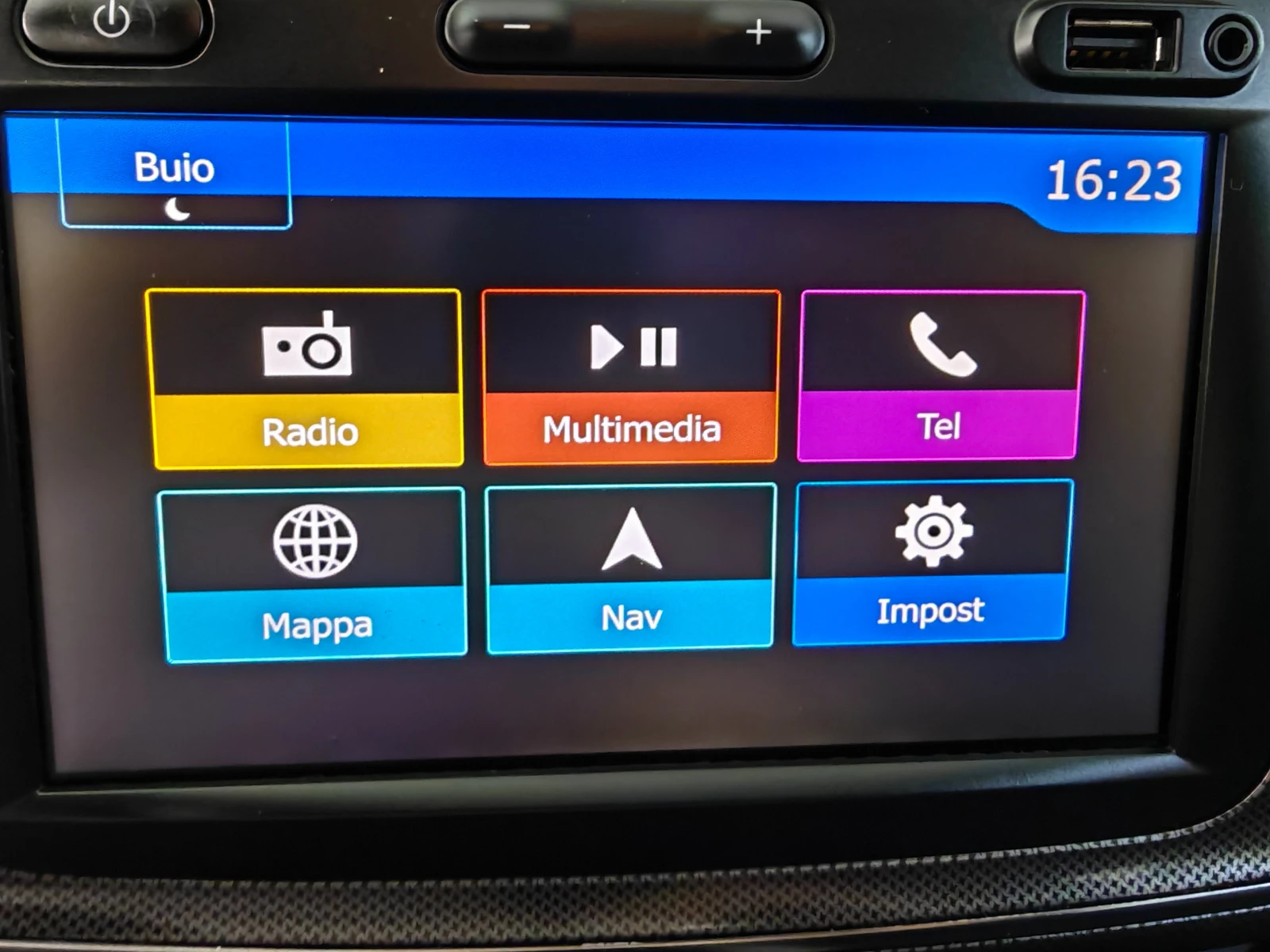 Dacia Sandero 1.0 BENZIN 90 KN STEPWAY, снимка 16 - Автомобили и джипове - 54140738