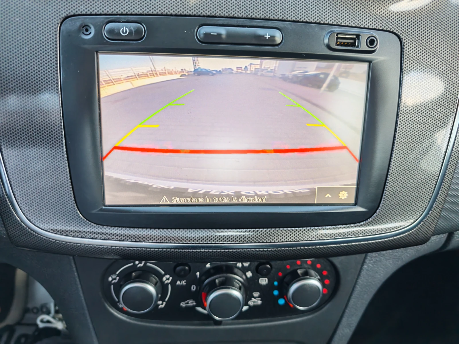 Dacia Sandero 1.0 BENZIN 90 KN STEPWAY, снимка 14 - Автомобили и джипове - 54140738