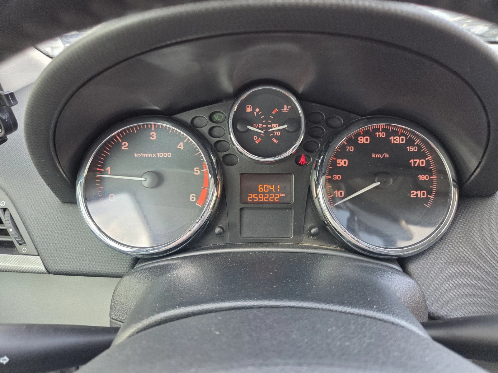 Peugeot 207 1.4-68HDI КЛИМАТРОНИК! ОБСЛУЖЕН! ВСИЧКО ПЛАТЕНО!!, снимка 12 - Автомобили и джипове - 54257699