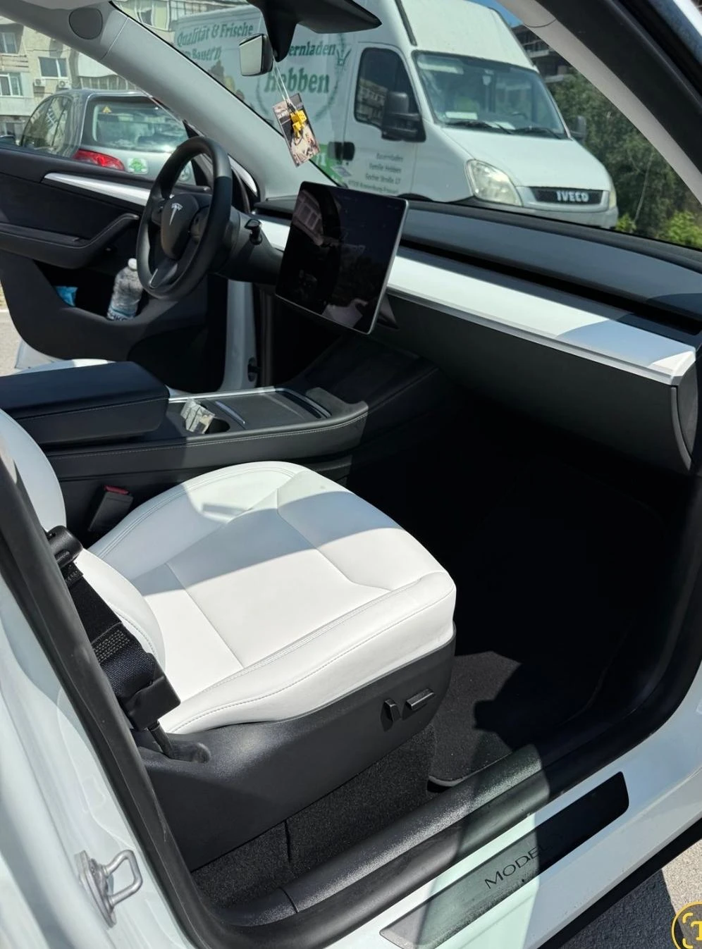Tesla Model Y  4х4 Европейска Гаранция, снимка 11 - Автомобили и джипове - 55302244