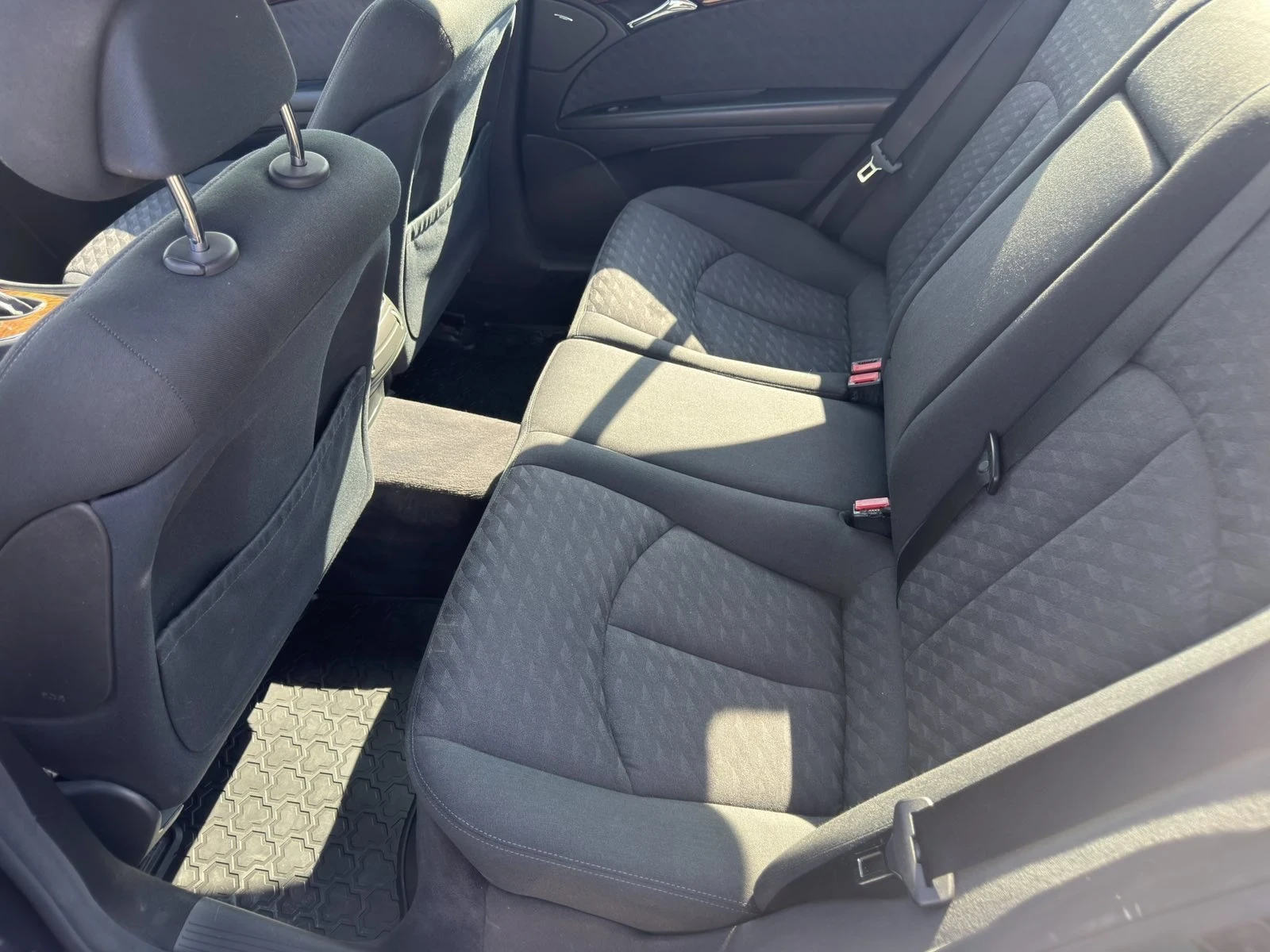 Mercedes-Benz E 200 Kompessor, снимка 13 - Автомобили и джипове - 55447921