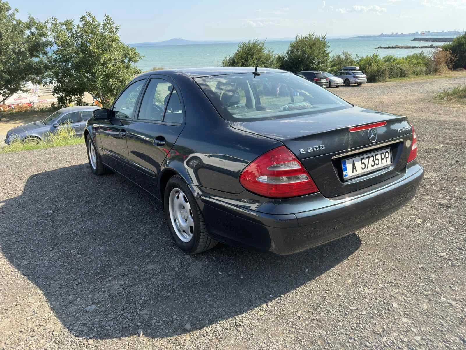 Mercedes-Benz E 200 Kompessor, снимка 4 - Автомобили и джипове - 55447921