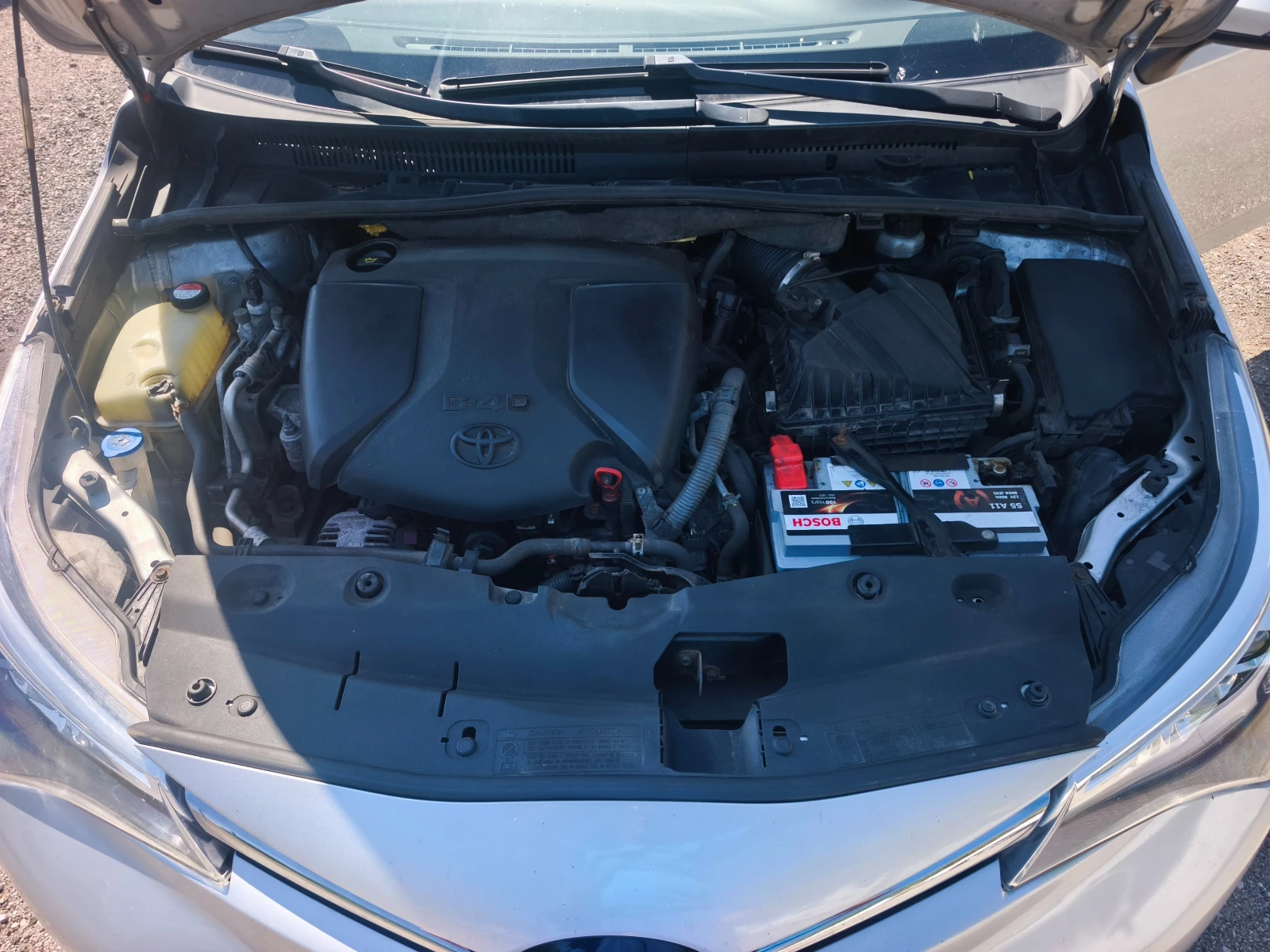 Toyota Avensis 2.0 D-4D Fcelift, снимка 8 - Автомобили и джипове - 55500495