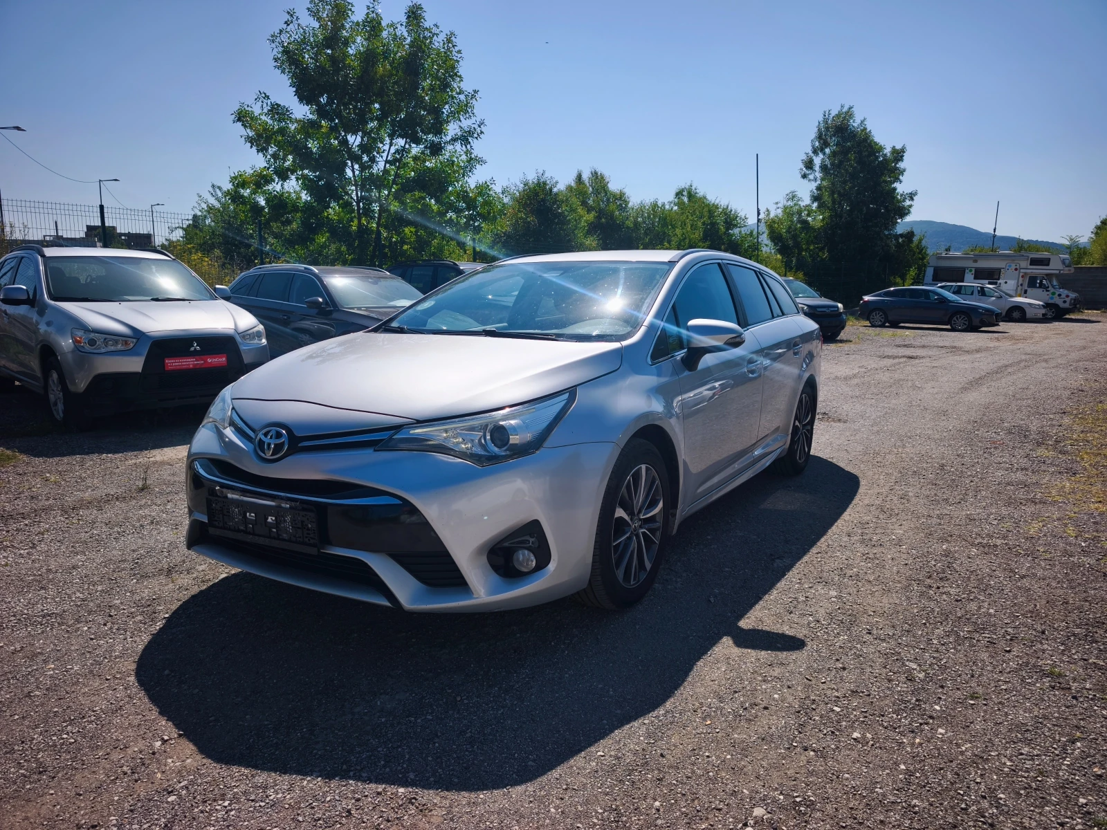 Toyota Avensis 2.0 D-4D Fcelift, снимка 2 - Автомобили и джипове - 55500495