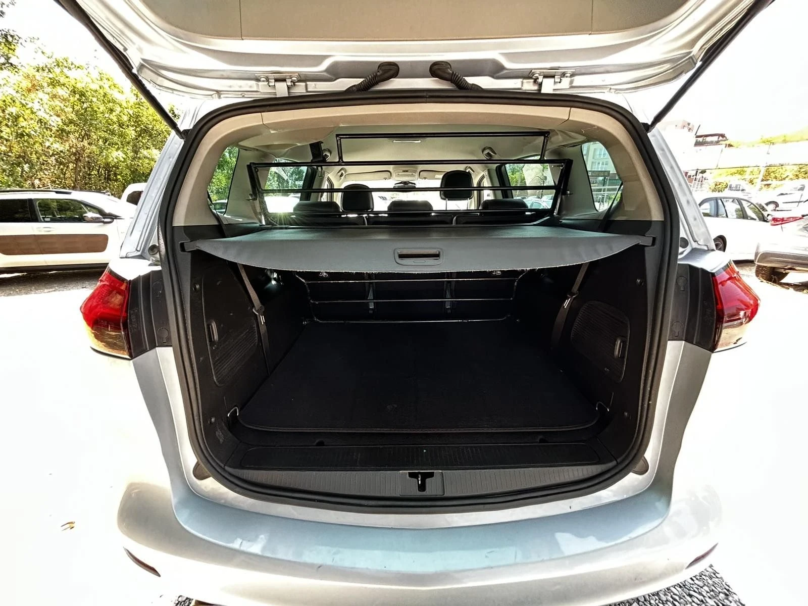 Opel Zafira 2.0 CDTI, снимка 8 - Автомобили и джипове - 55922336