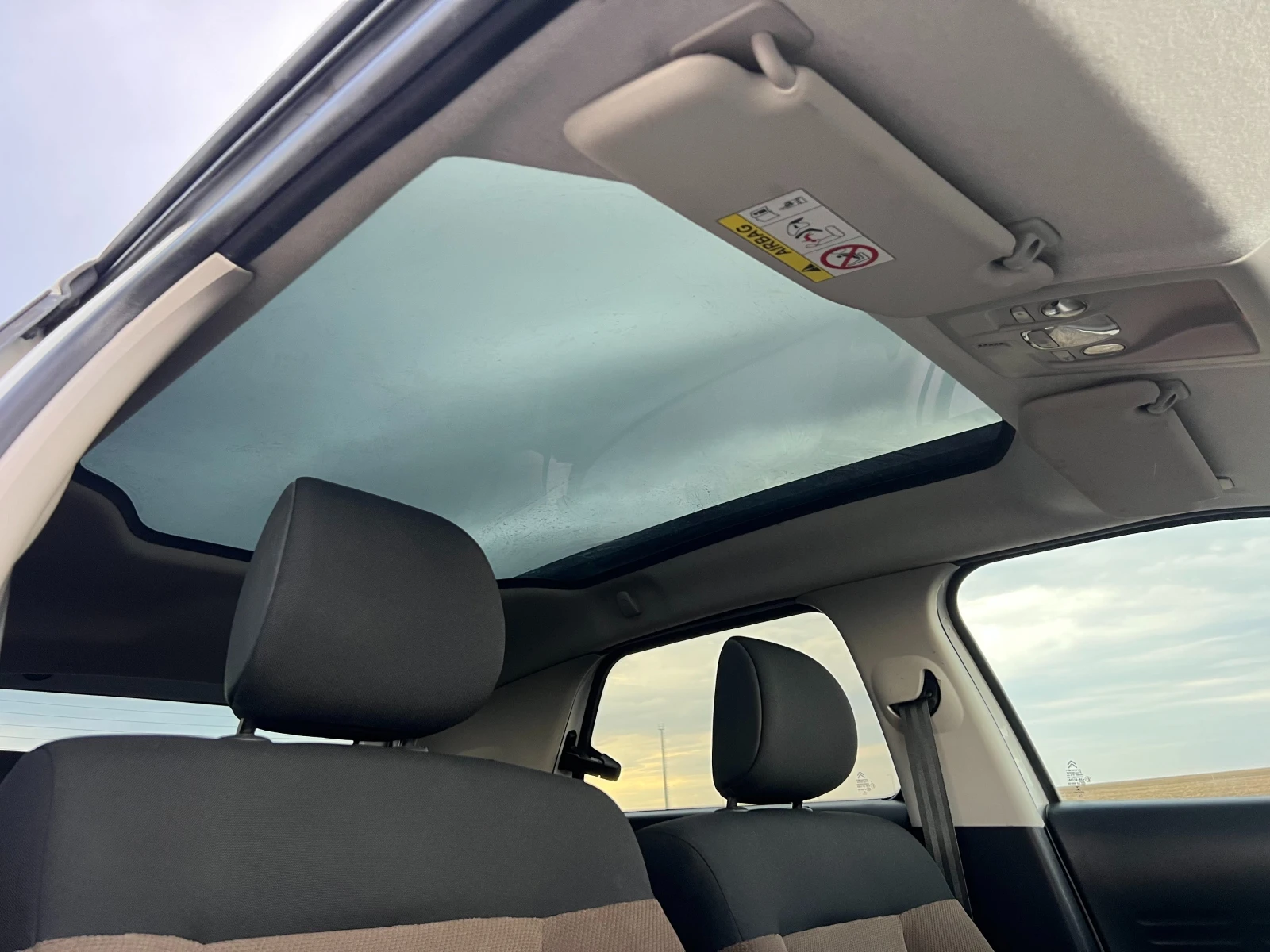 Citroen C4 Cactus 1.6HDI SHINE EDITION LED ПАНОРАМА NAVI КАМЕРА, снимка 15 - Автомобили и джипове - 56261054