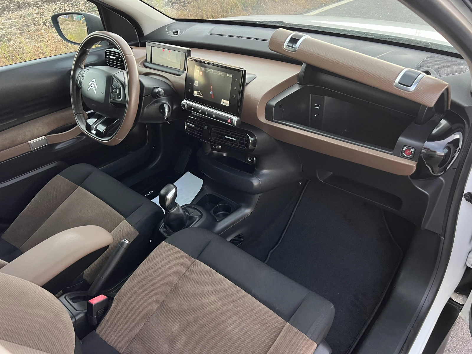 Citroen C4 Cactus 1.6HDI SHINE EDITION LED ПАНОРАМА NAVI КАМЕРА, снимка 13 - Автомобили и джипове - 56261054