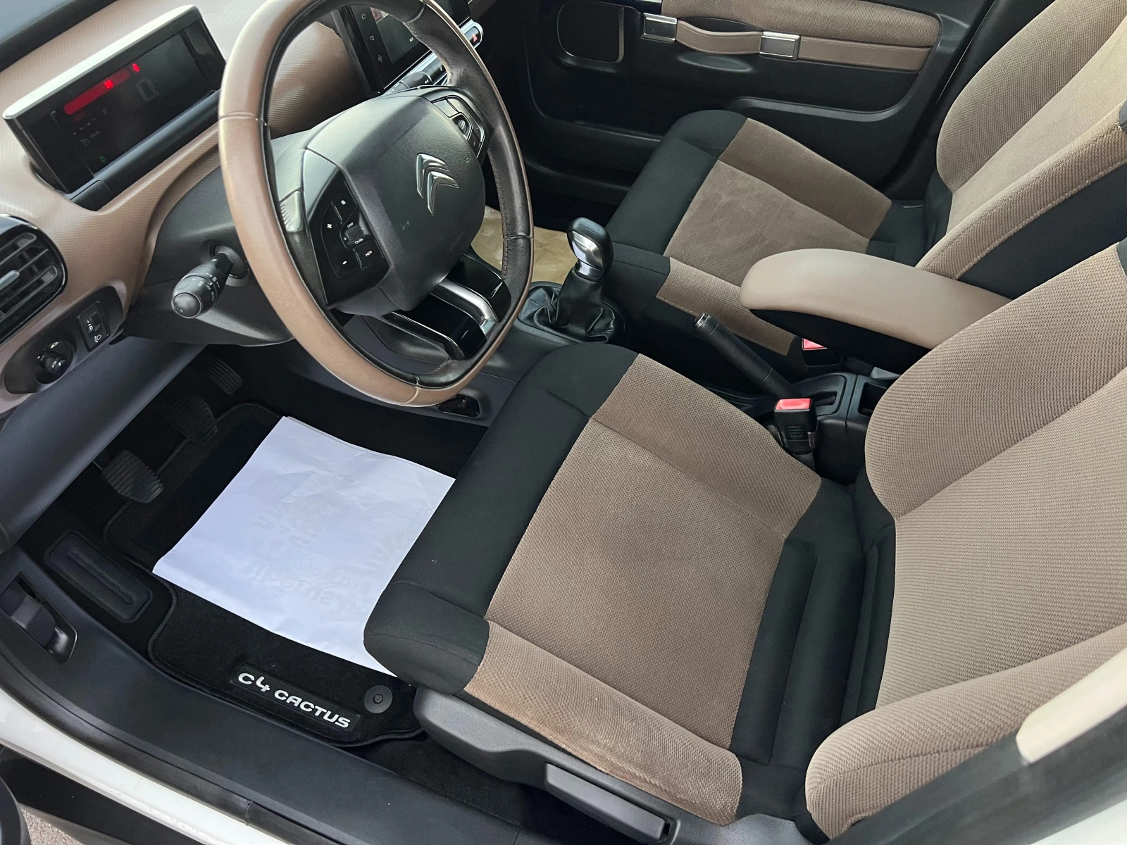 Citroen C4 Cactus 1.6HDI SHINE EDITION LED ПАНОРАМА NAVI КАМЕРА, снимка 11 - Автомобили и джипове - 56261054