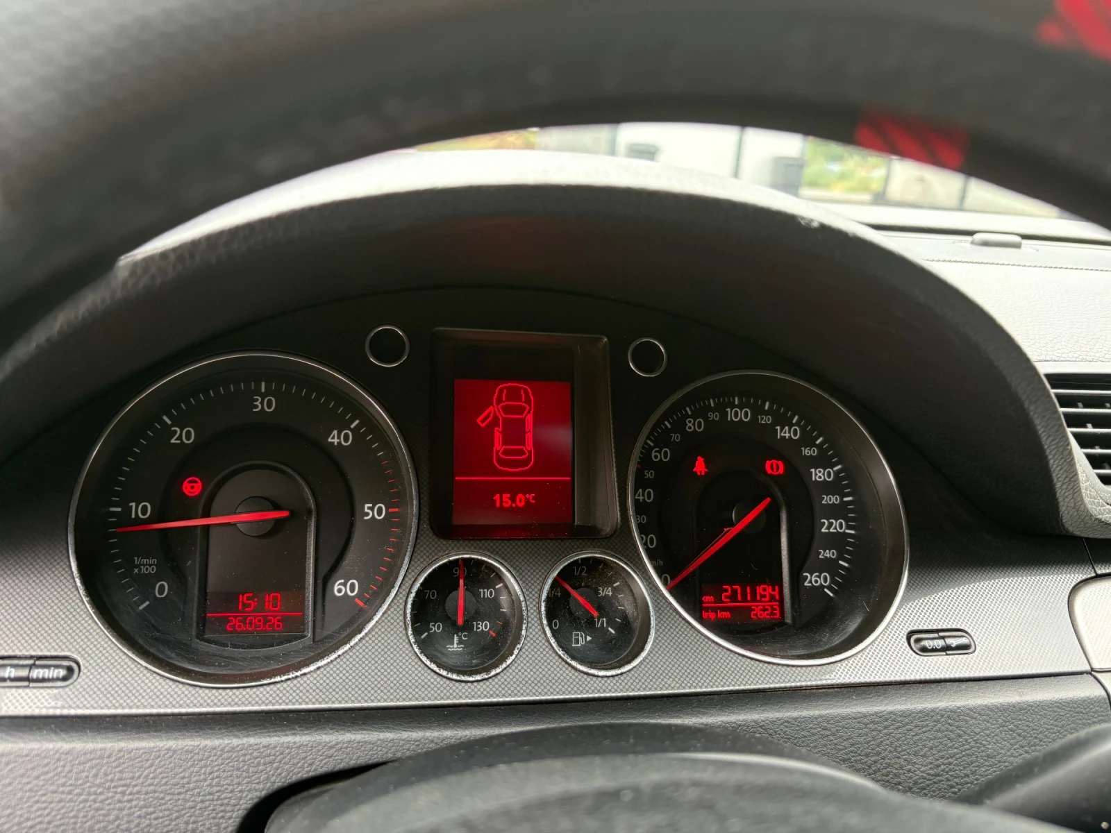 VW Passat 1.9 TDI, снимка 15 - Автомобили и джипове - 56275370