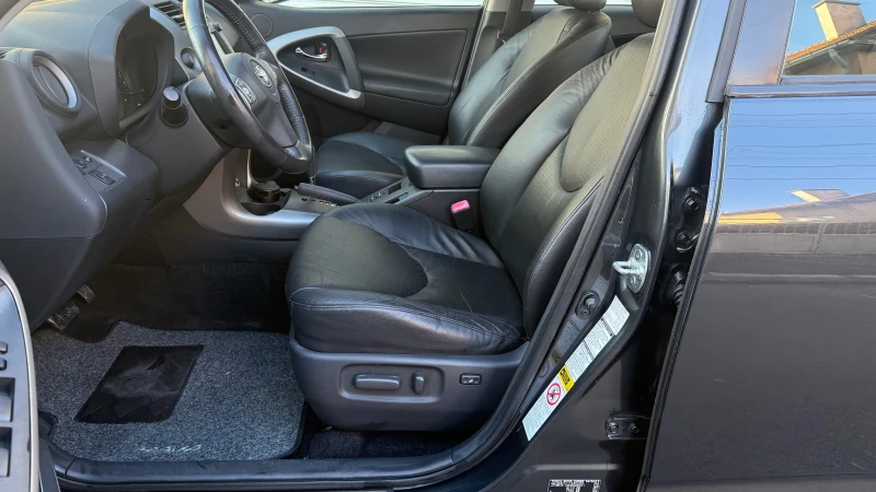 Toyota Rav4 ВСИЧКИ ЕКСТРИ, снимка 11 - Автомобили и джипове - 52711396