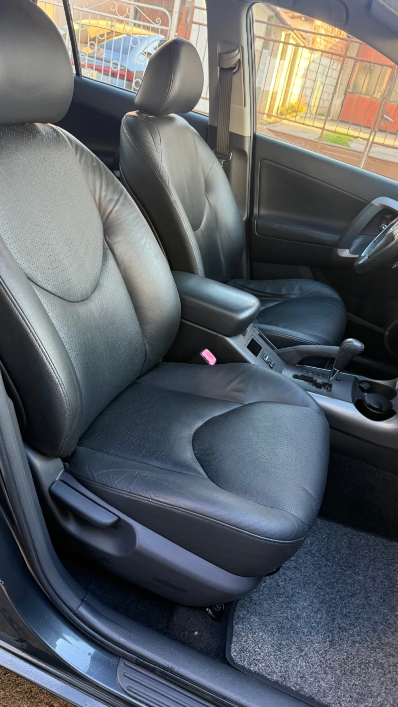Toyota Rav4 ВСИЧКИ ЕКСТРИ, снимка 12 - Автомобили и джипове - 52711396