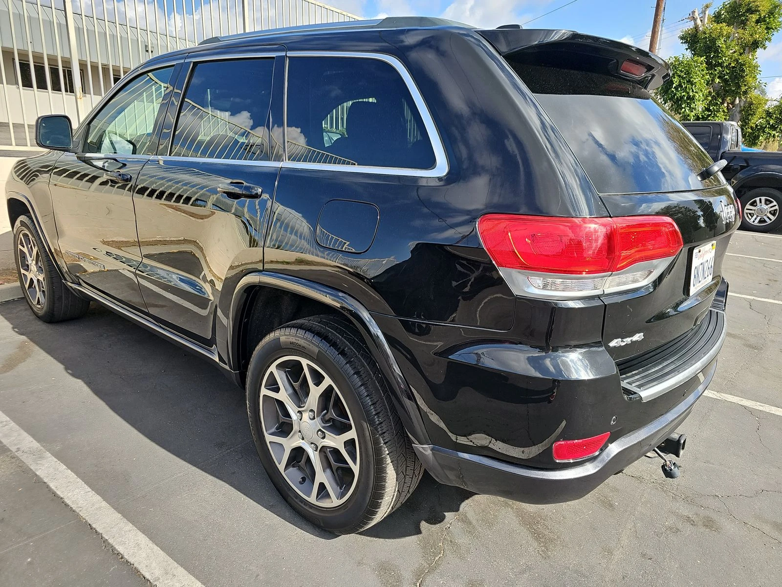 Jeep Grand cherokee STERLING EDITION Обдух* Пано* 8ZF* Apple CarPlay*  - изображение 6