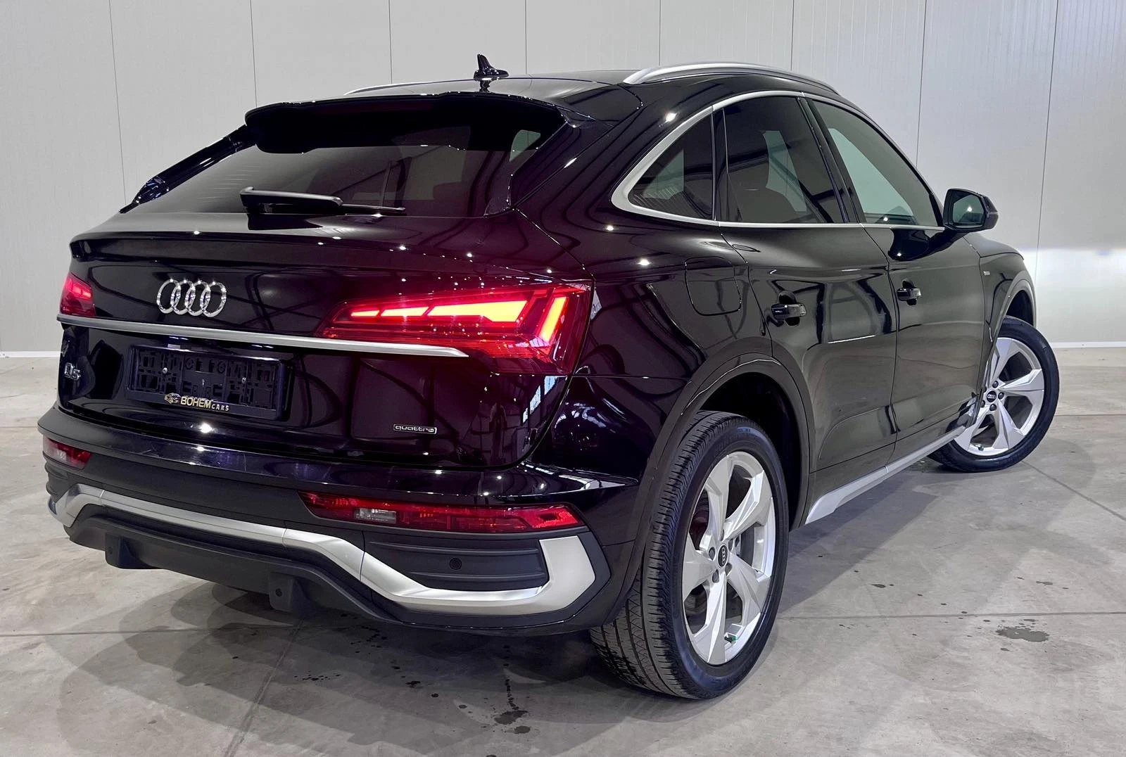 Audi Q5 45TFSI S Line SportBack - изображение 5