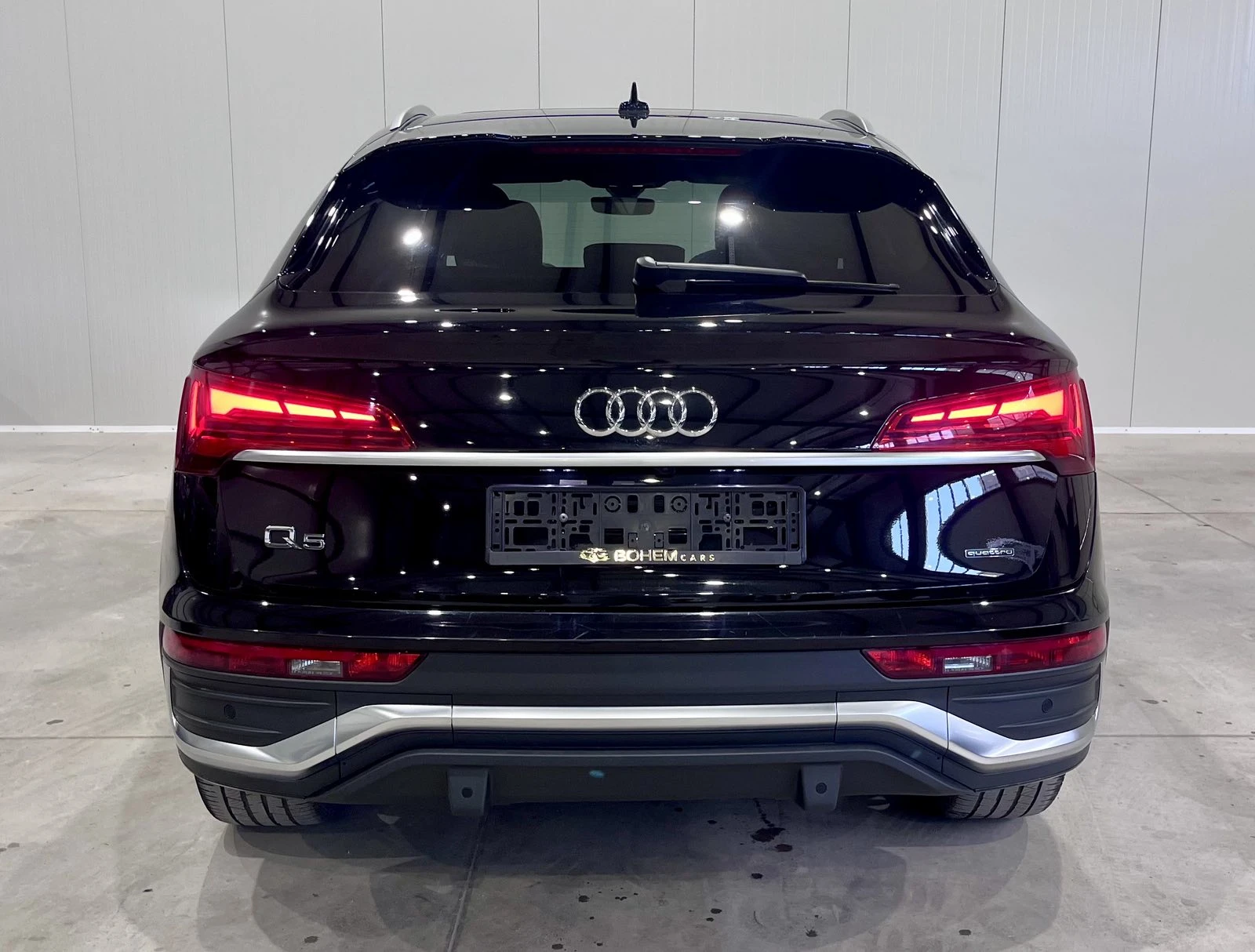 Audi Q5 45TFSI S Line SportBack - изображение 4