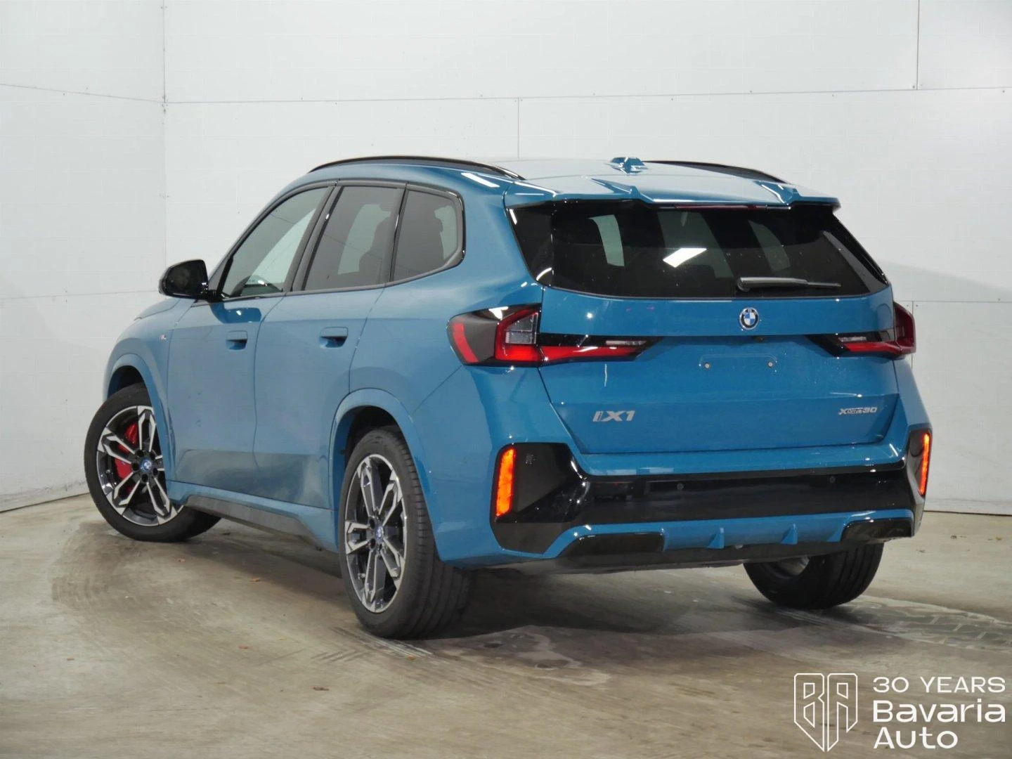 BMW iX1 30 xDrive M Sport Paket  | Mobile.bg   2