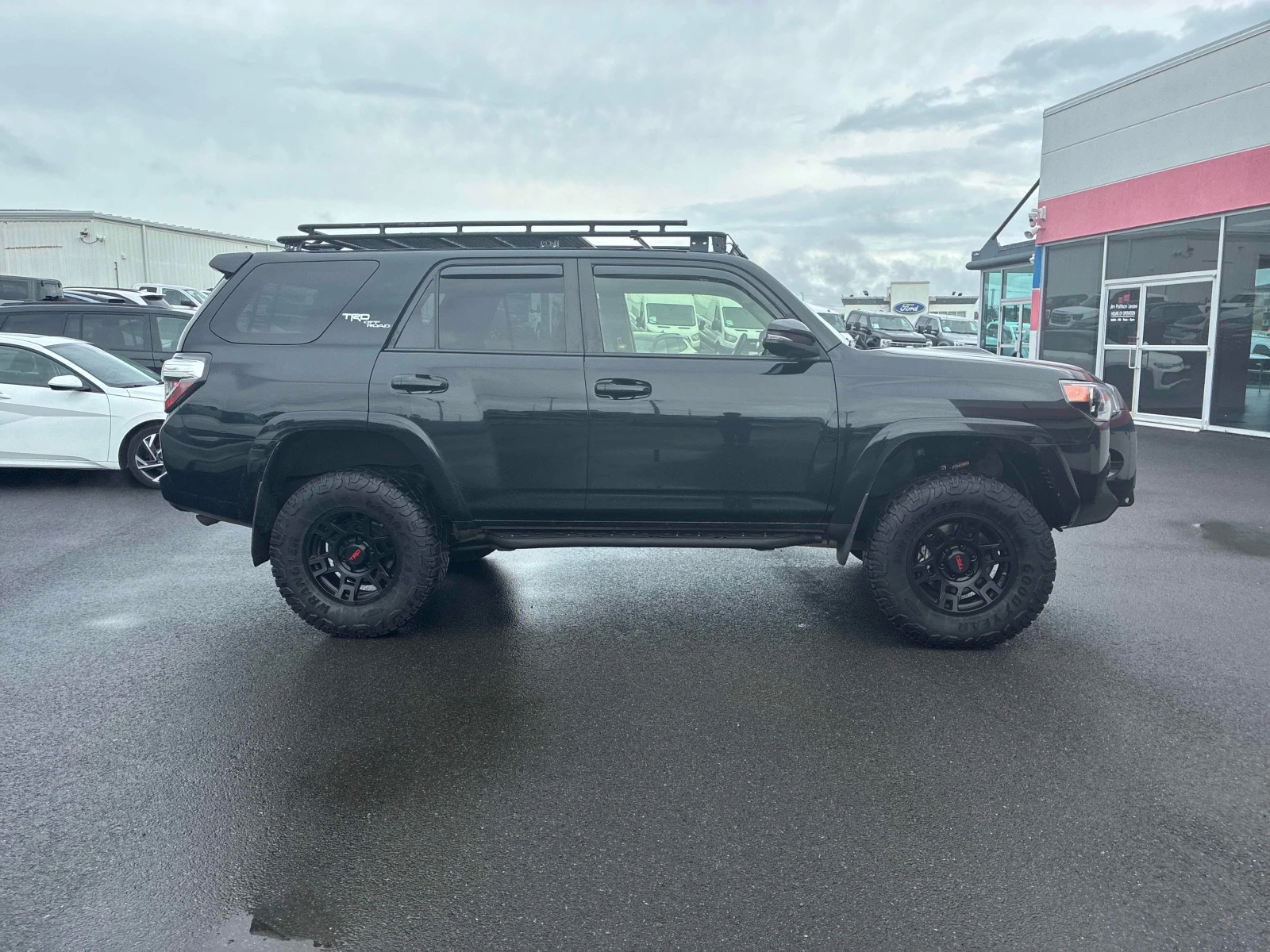 Toyota 4runner TRD PRO * * CARFAX * * АВТО КРЕДИТ * * , снимка 3 - Автомобили и джипове - 54315468