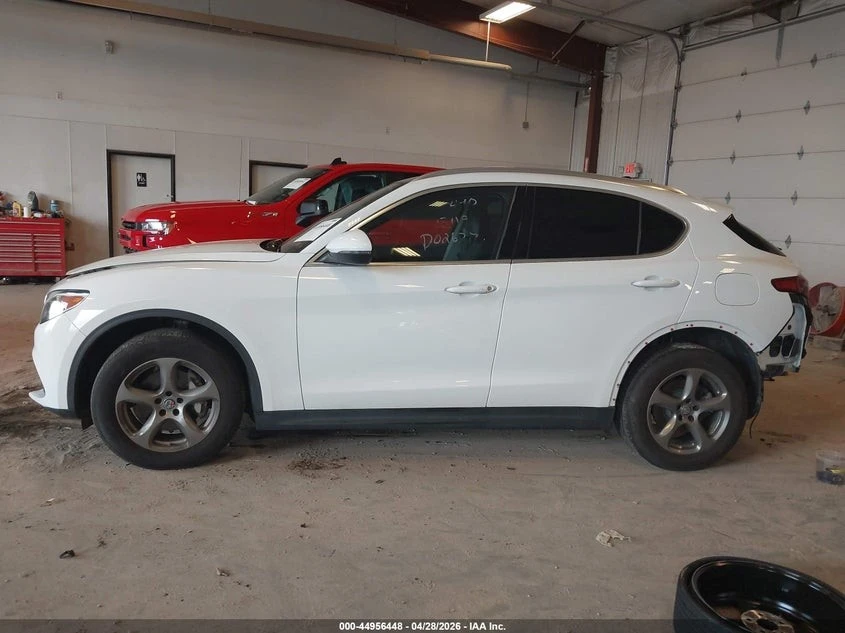 Alfa Romeo Stelvio * ПАНО* 360* Head up* KEYLESS* ПОДГРЕВ* , снимка 10 - Автомобили и джипове - 55091487