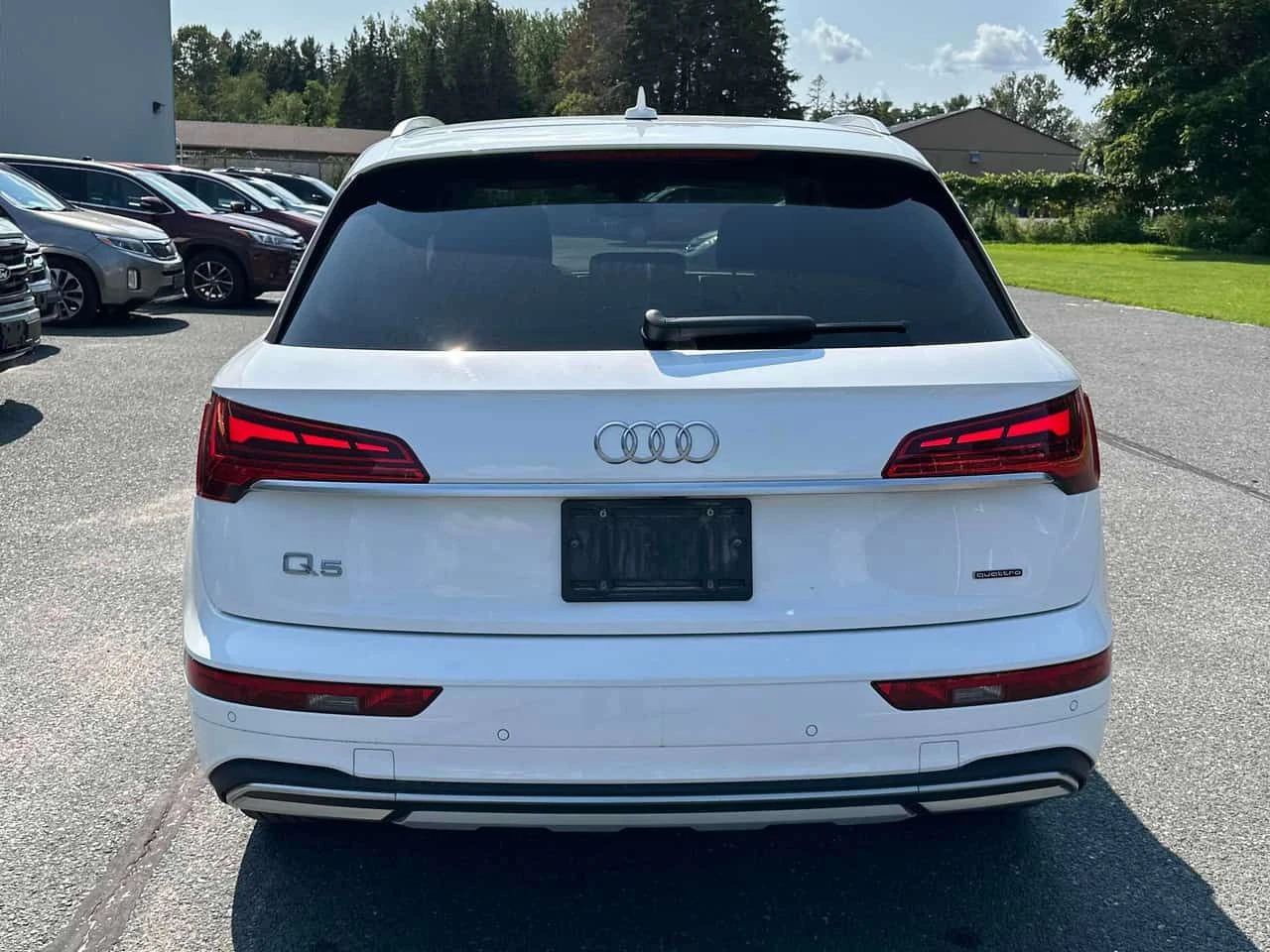 Audi Q5 KOFORT QUATTRO * ДИСТРОНИК* ПАНОРАМА* ПОДГРЕВИ* , снимка 5 - Автомобили и джипове - 55640008