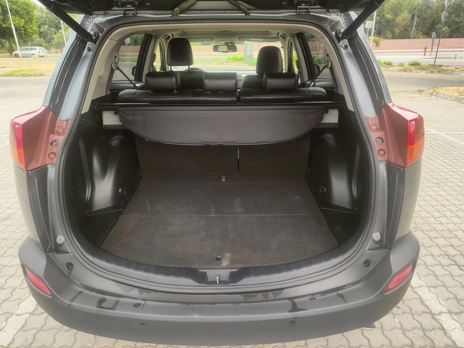 Toyota Rav4 2.2D-4D, снимка 9 - Автомобили и джипове - 55892215