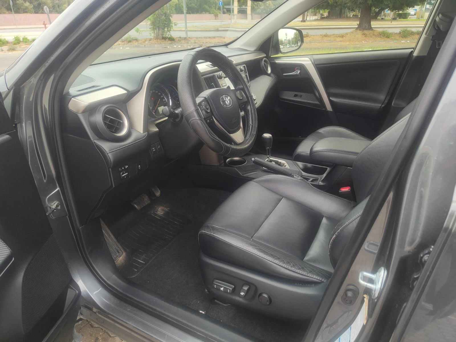 Toyota Rav4 2.2D-4D, снимка 7 - Автомобили и джипове - 55892215