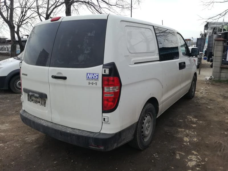 Hyundai H1 2.2 CRDi, снимка 4 - Бусове и автобуси - 35701673