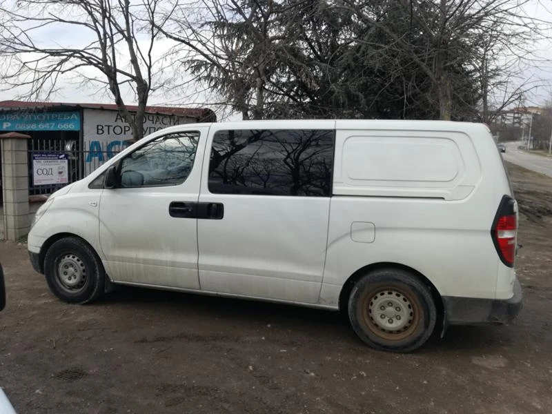 Hyundai H1 2.2 CRDi, снимка 7 - Бусове и автобуси - 35701673