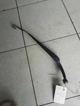 Рамо чистачка дясно Тойота Корола