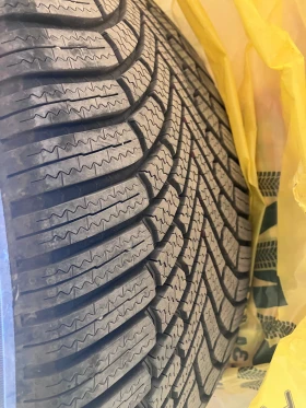 Гуми Зимни 245/40R19, снимка 3