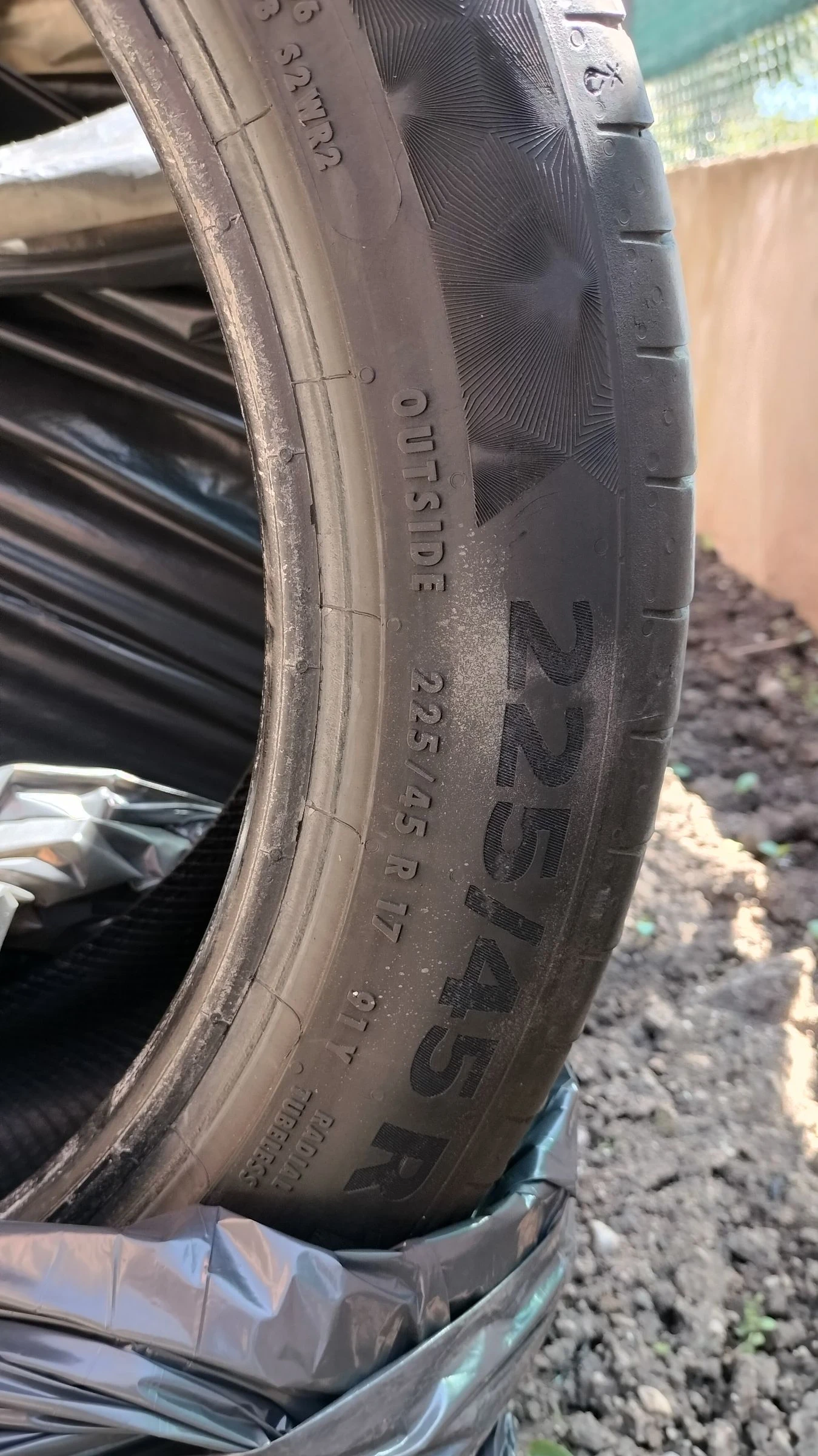 Гуми Летни 225/45R17, снимка 5 - Гуми и джанти - 54313658