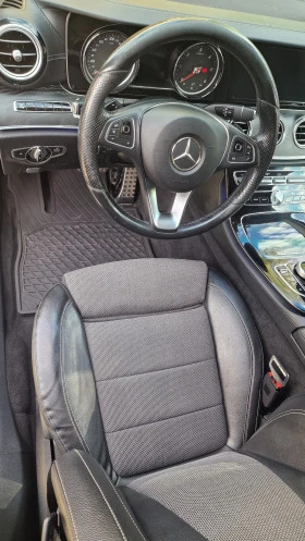 Mercedes-Benz E 220 4 MATIK, снимка 13