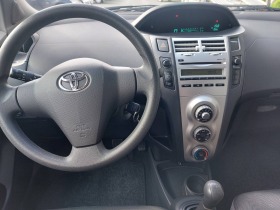 Toyota Yaris 1.3, снимка 6 - Автомобили и джипове - 45556355