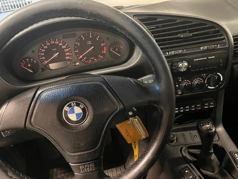 BMW 320, снимка 8 - Автомобили и джипове - 48092917