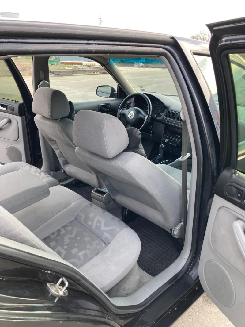 VW Golf 1.9 TDI , снимка 8 - Автомобили и джипове - 48536737