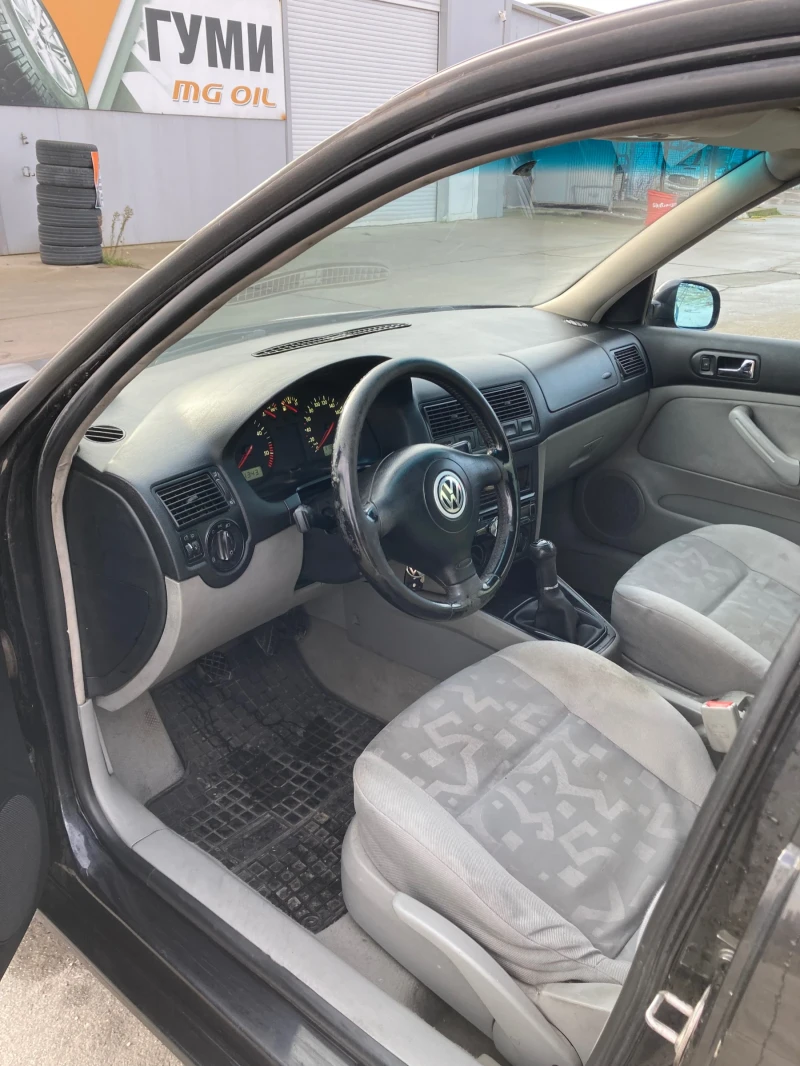 VW Golf 1.9 TDI , снимка 9 - Автомобили и джипове - 48536737