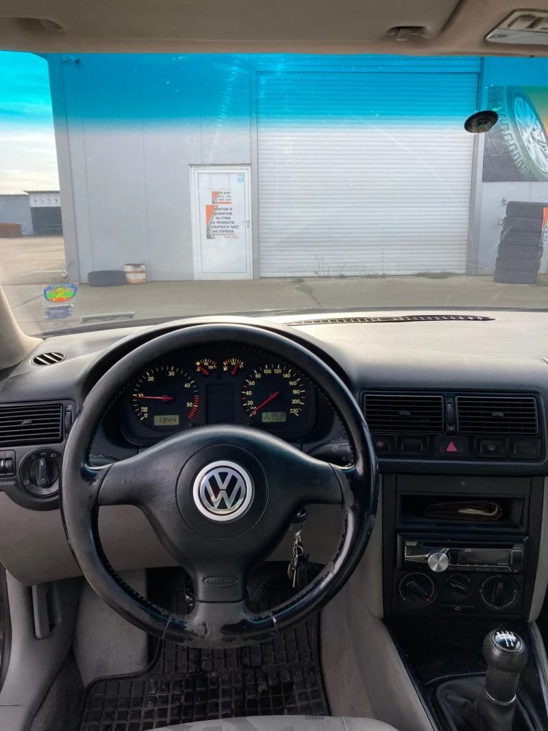 VW Golf 1.9 TDI , снимка 6 - Автомобили и джипове - 48536737