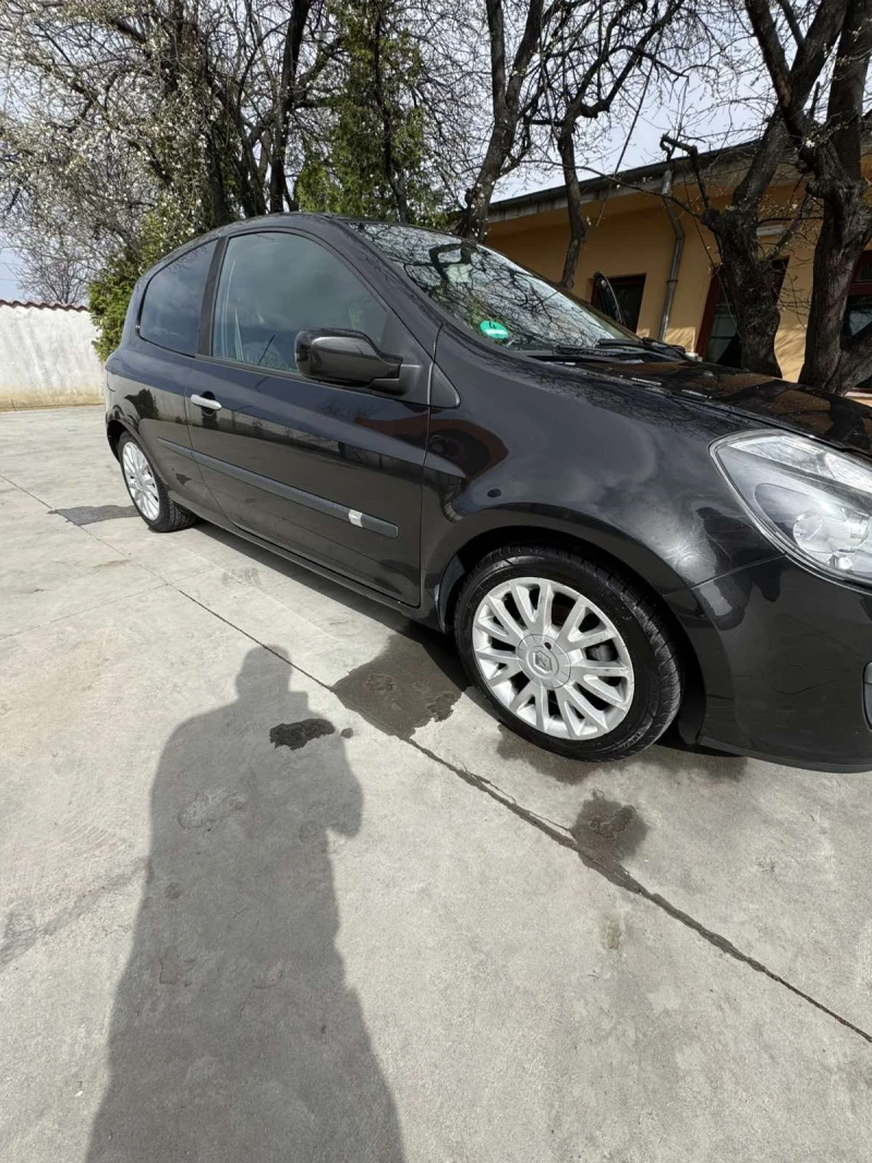 Renault Clio 1.6, снимка 2 - Автомобили и джипове - 49513532