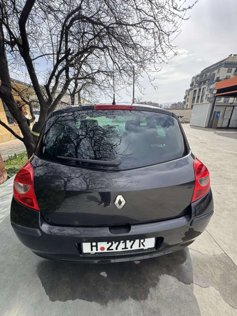 Renault Clio 1.6, снимка 3 - Автомобили и джипове - 49513532