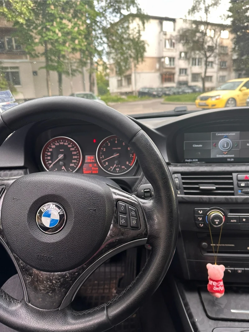 BMW 335, снимка 14 - Автомобили и джипове - 52578916