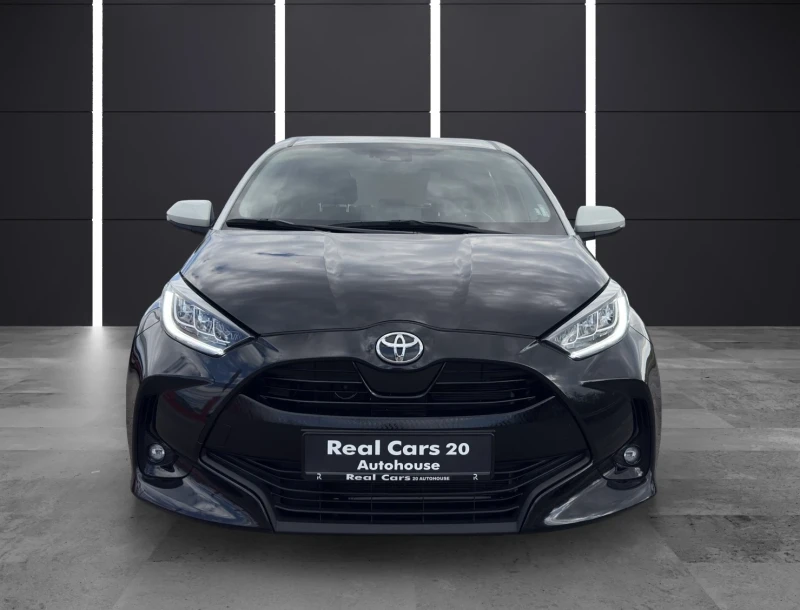 Toyota Yaris 1.5* NAVI* BTONE* CARPLAY* CAMERA* , снимка 2 - Автомобили и джипове - 51206177